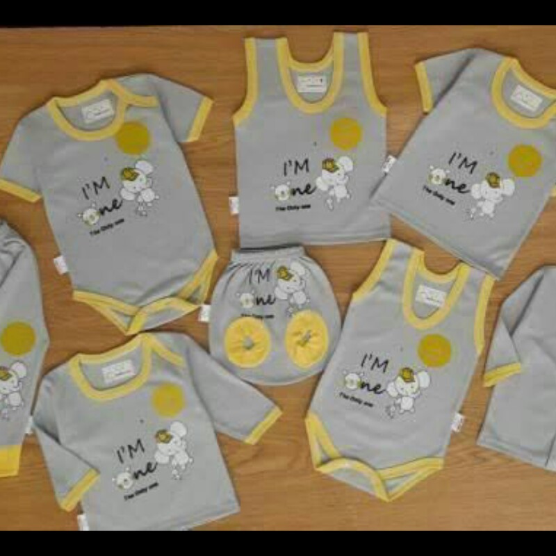 لباس های نوزادی تیکه ای. نخ پنبه 100 درصد. کیفیت عالی. بدون رنگدهی و آبرفت. هر تکه از لباس 90T  میباشد. سایز 0.1.2.3 