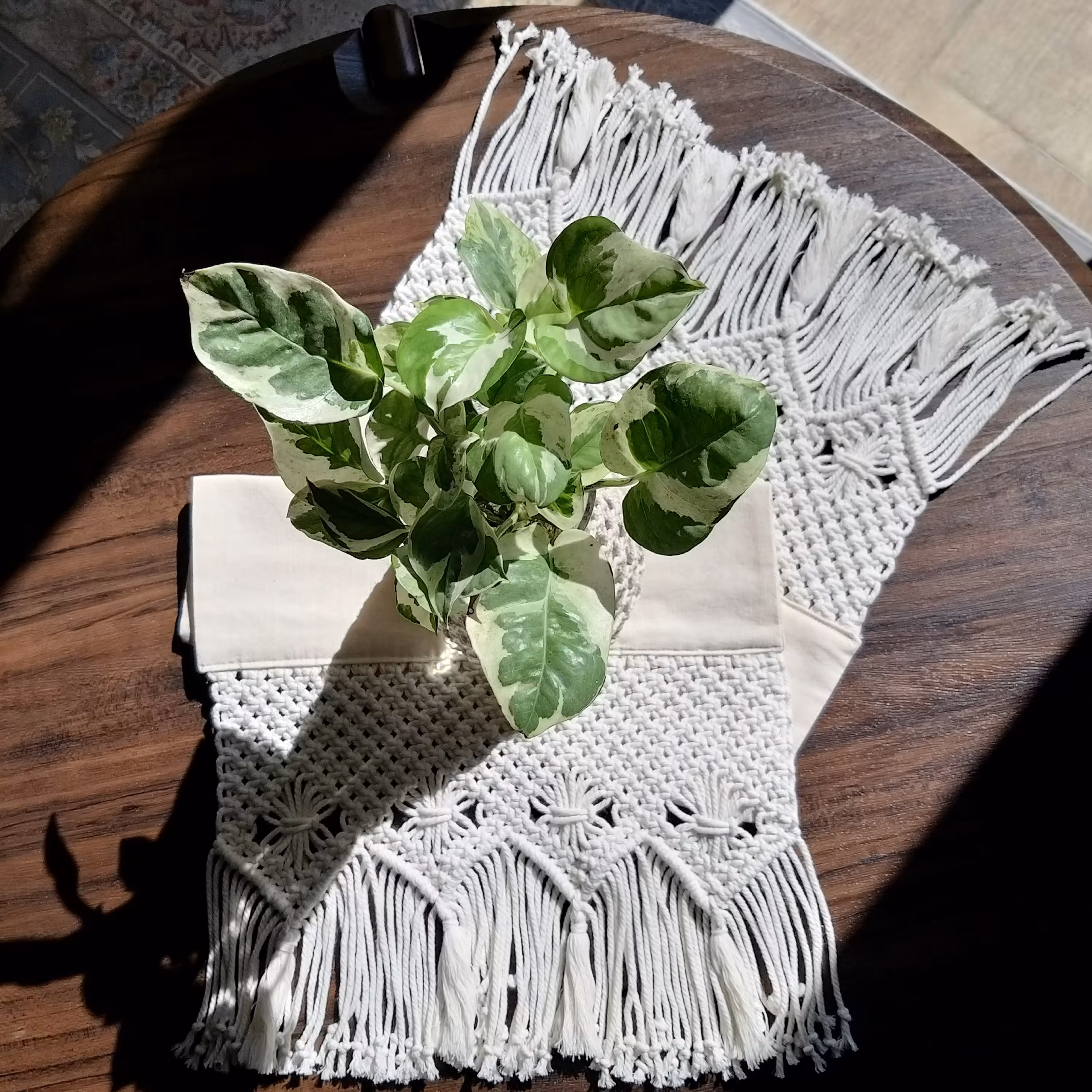 رانر مکرومه. در ابعاد 110 در 30. استفاده شده از نخ مکرومه 4 میل اعلا و متقال 100در100 پنبه