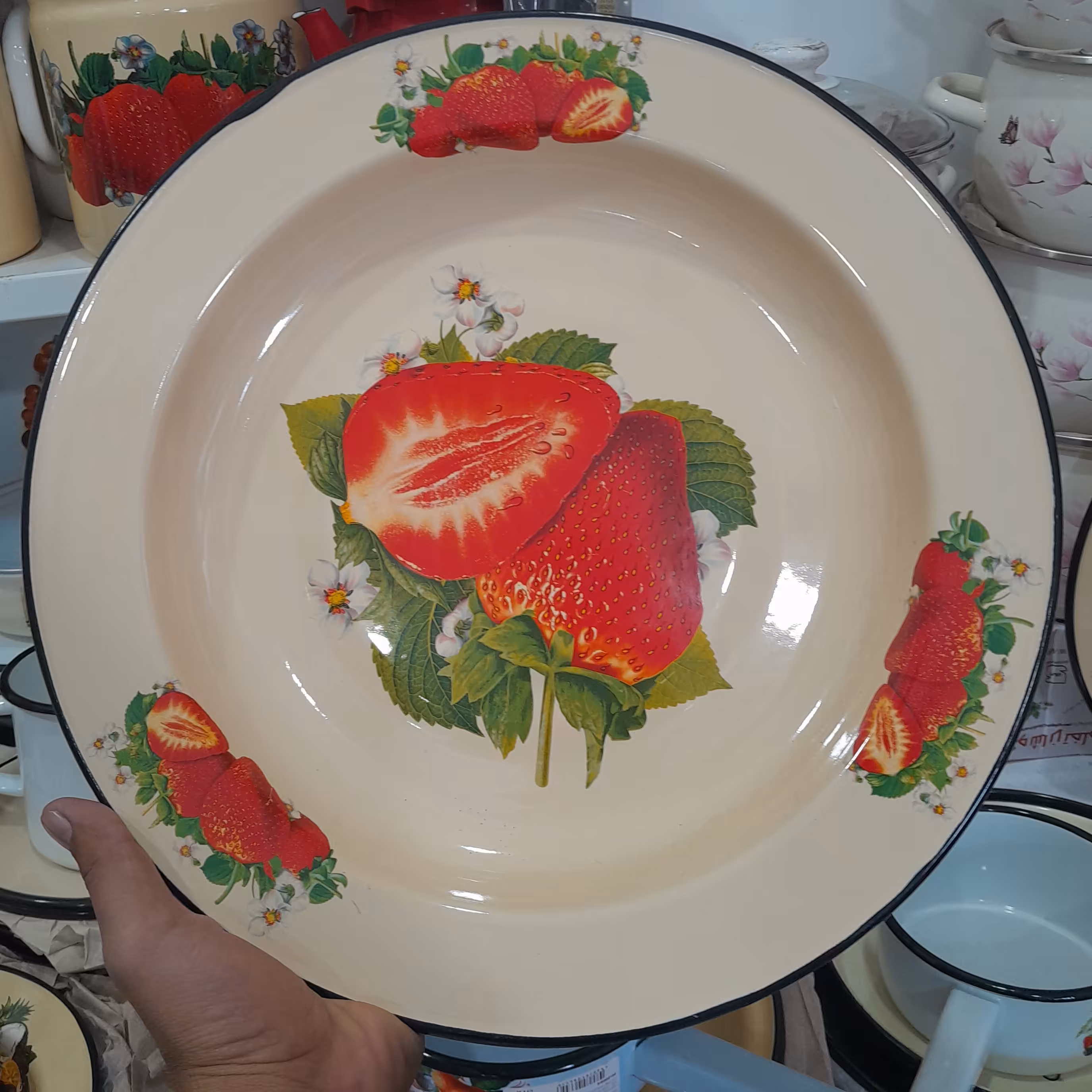 دیس لعابی طرح توت فرنگی