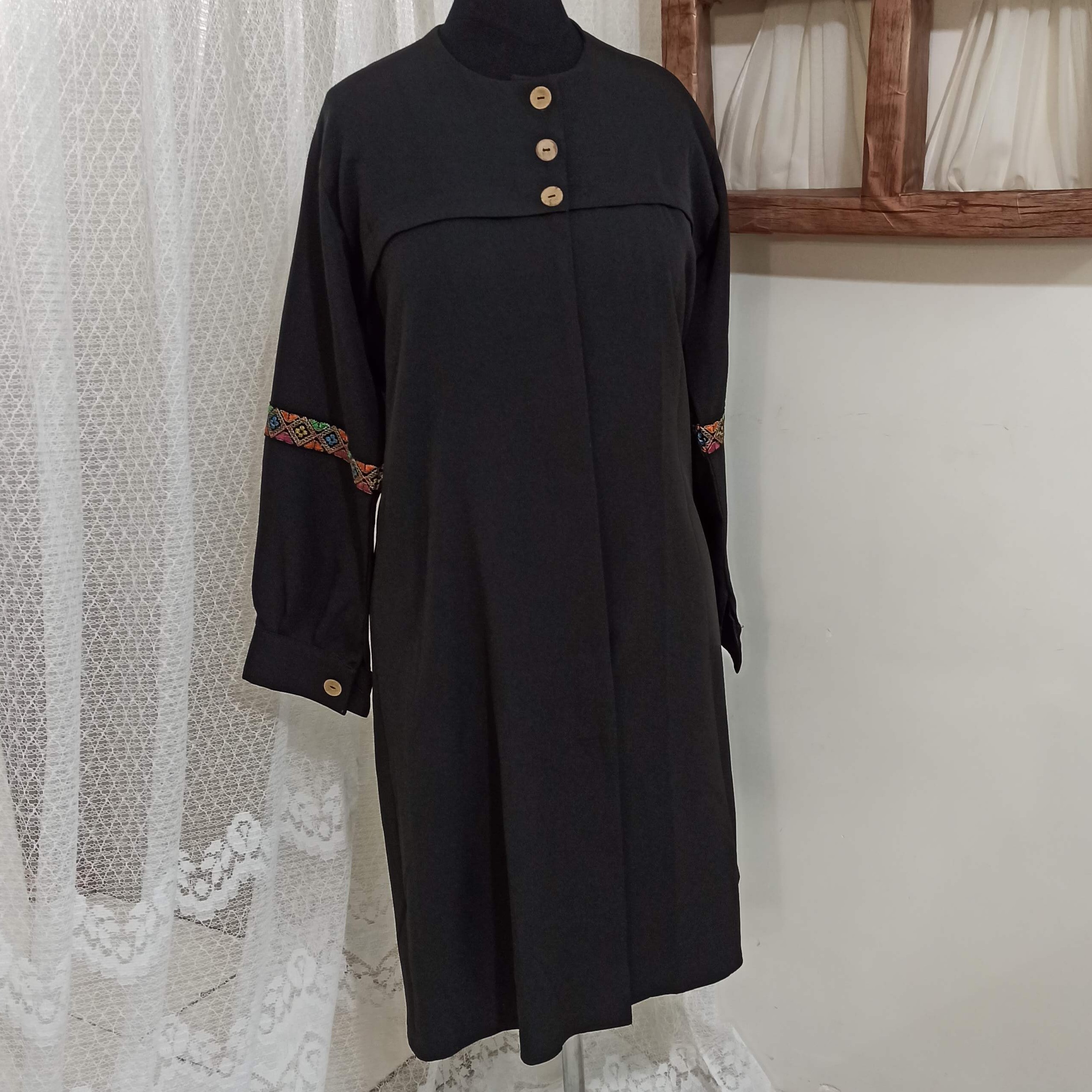 مانتو کد 114 جنس سوپر مازراتی از سایز 38 تا46 جنسی باکیفیت و دوختی عالی پس کرایه