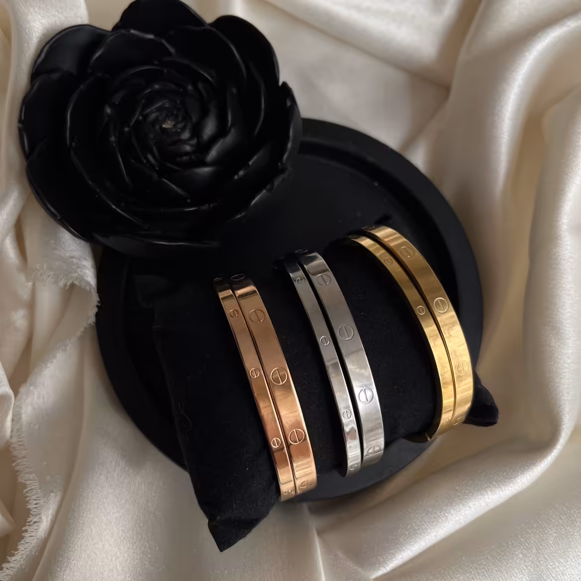 دستبند النگویی کارتیر فقط رزگلد