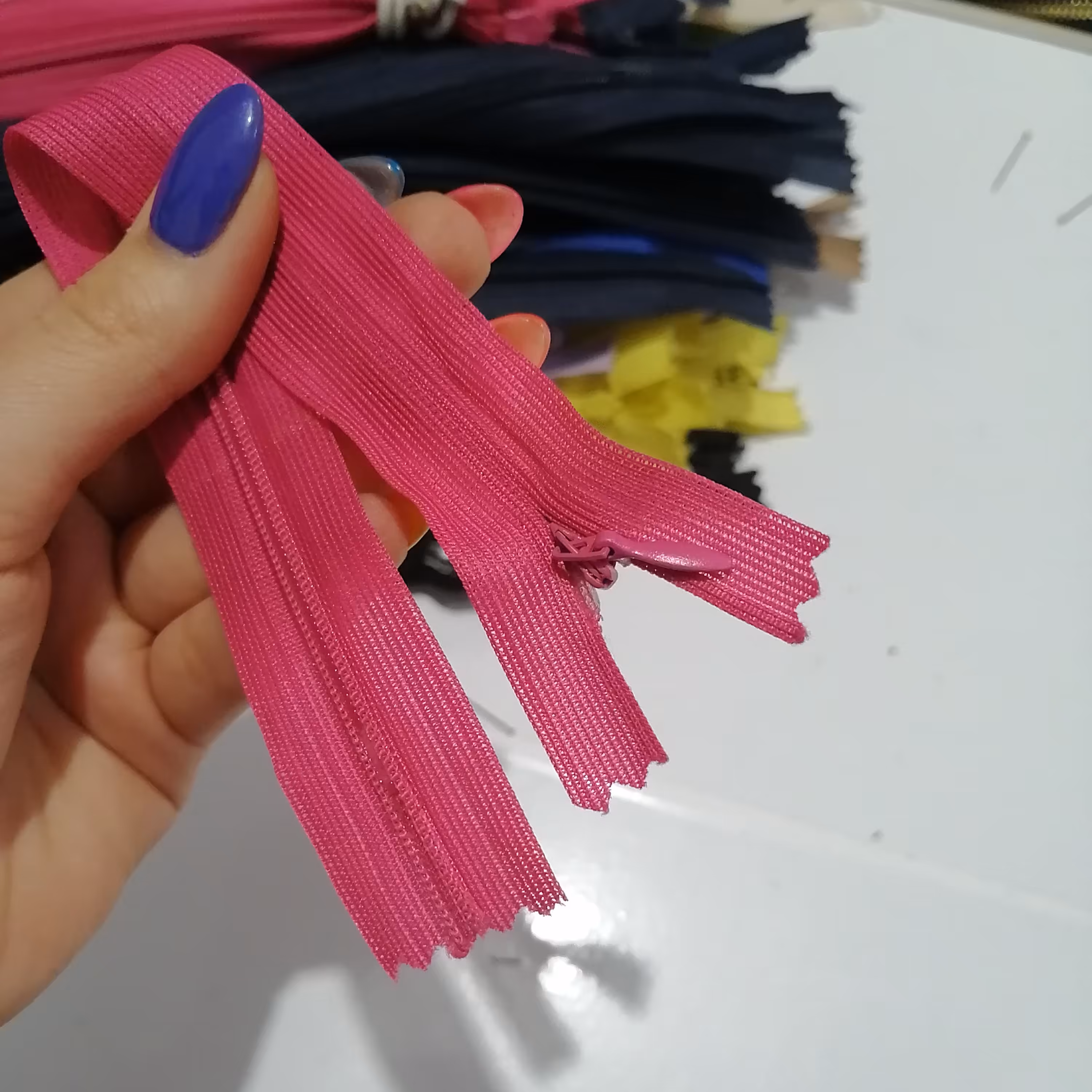 زیپ 20 سانتی صورتی مخفی 