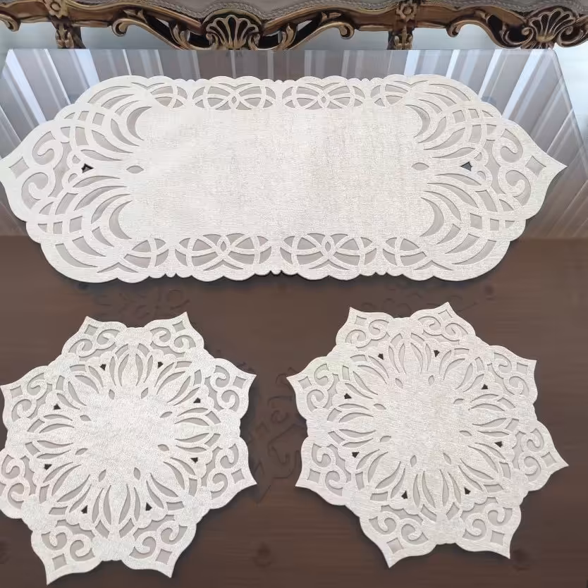 رومیزی مخملی شیری 