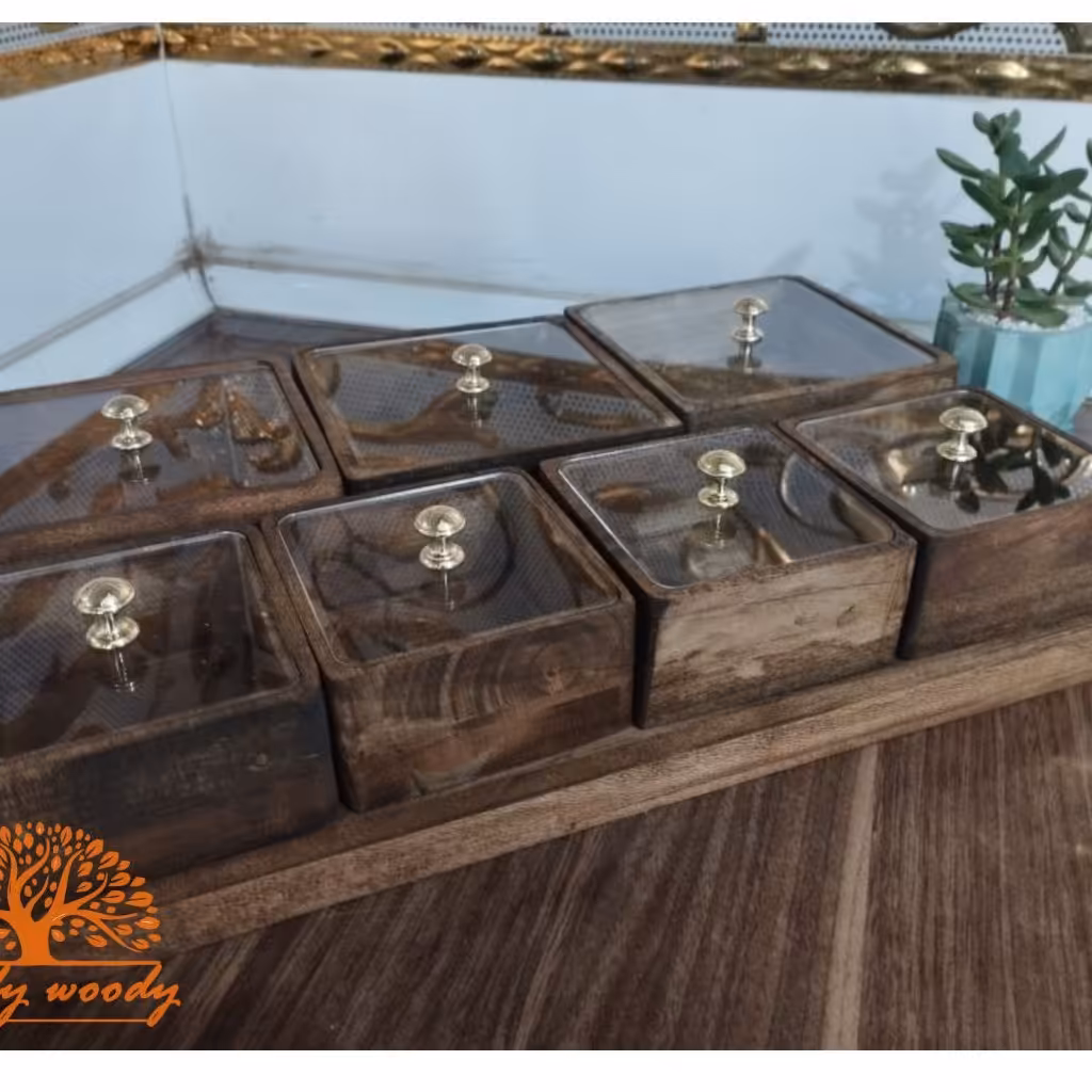 جا ادویه چوبی با رنگ خاص 