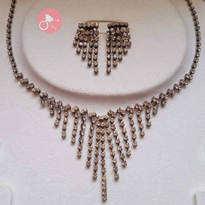 نیم ست ظریف و مجلسی رنگ ثابت