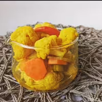 ترشی مخلوط کلم زعفرانی خانگی700 گرم