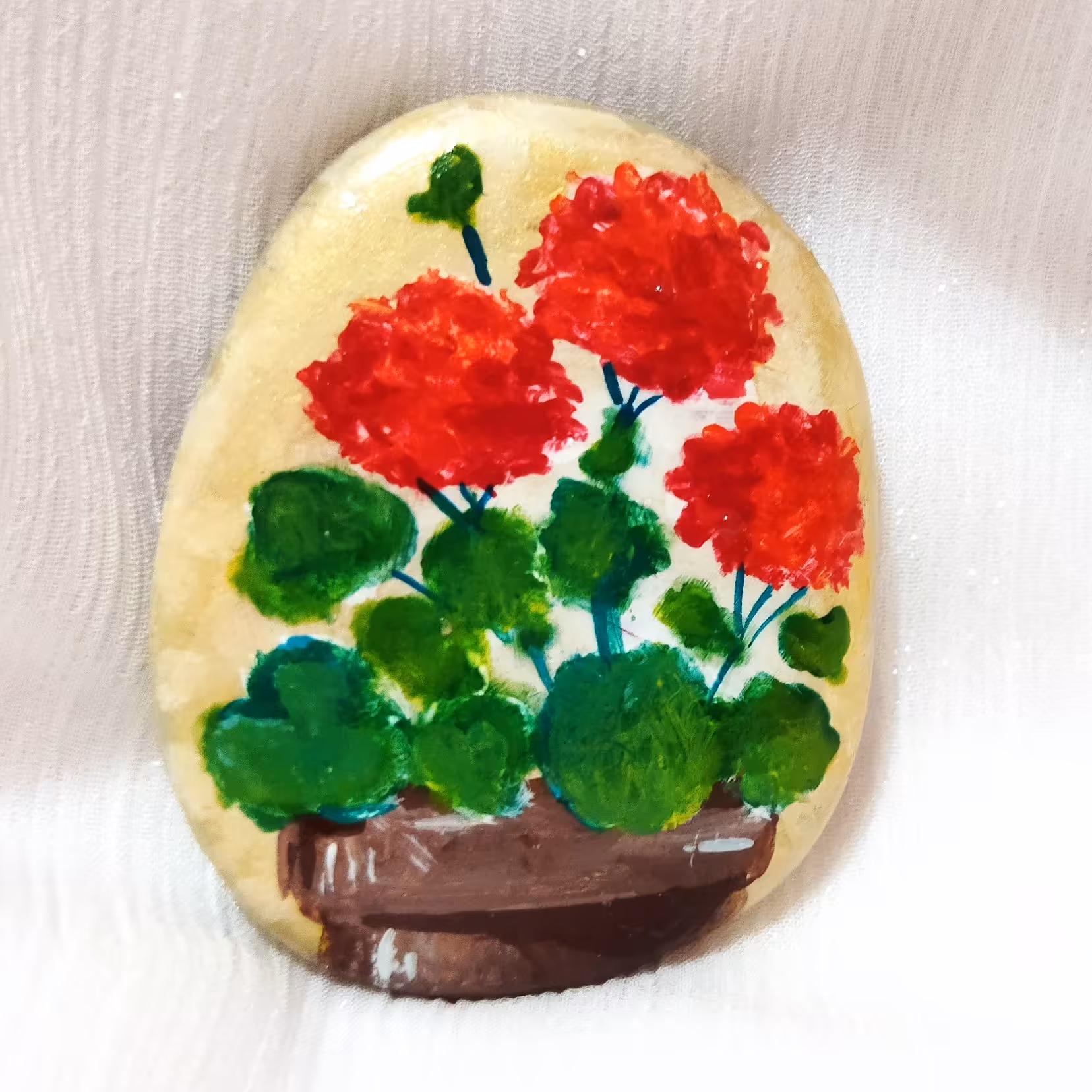 مگنت نقاشی روی سنگ طرح شمعدونی 