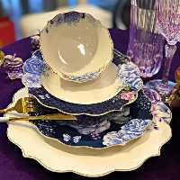 سرویس غذا خوری لبه دالبر
محصول ترکیه.جنس عالی . فوق العاده عالی.لبه طلاکوب واقعی