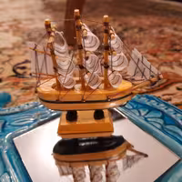 مجسمه چوبی کشتی
