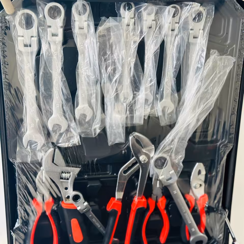 چمدان ابزار سویسی