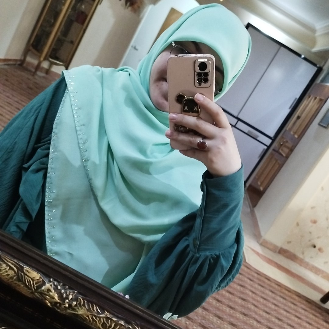 روسری کرپ حریر دور نگین با نگین هفت رنگ