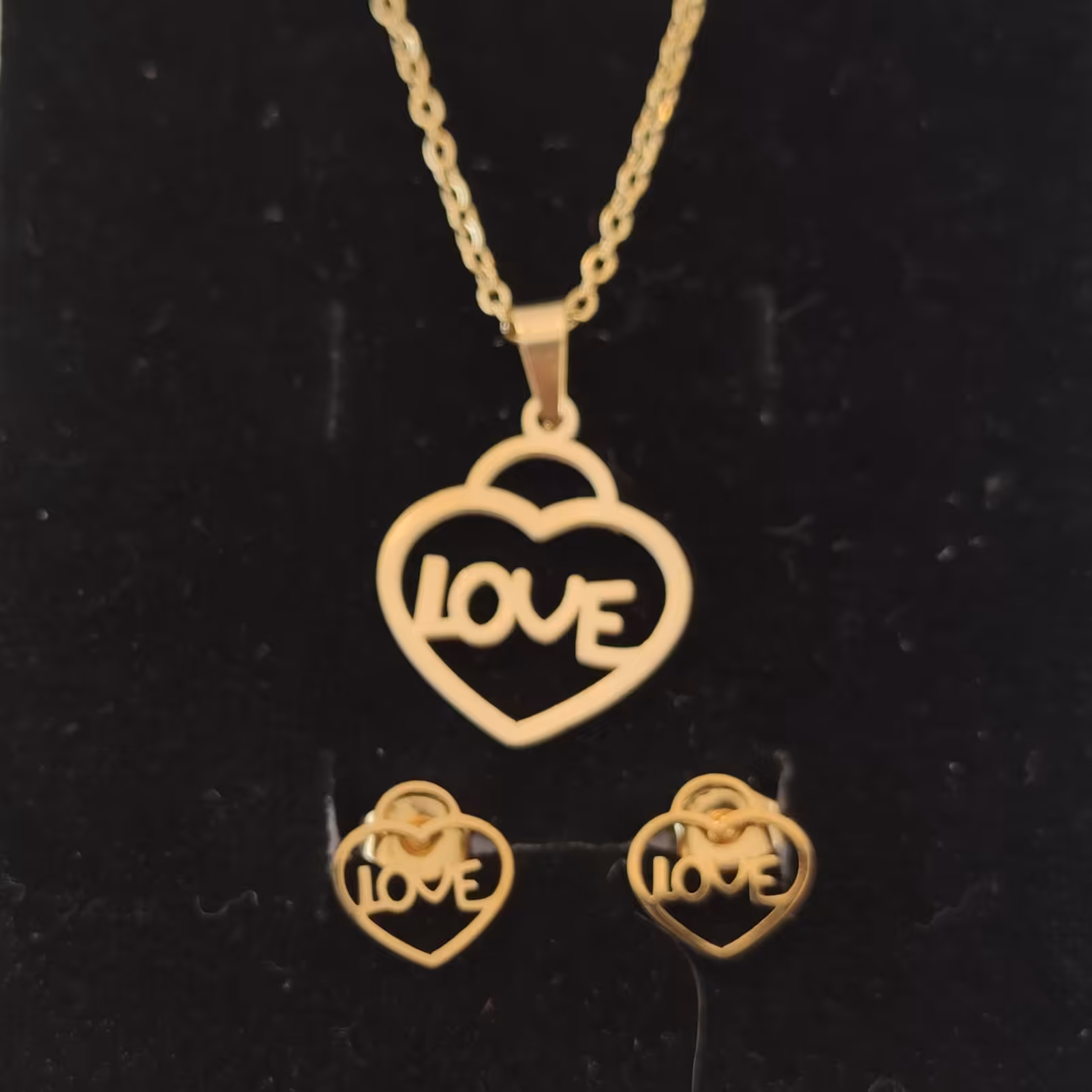 ست گردنبند و گوشواره قلب love. استیل با رنگ ثابت