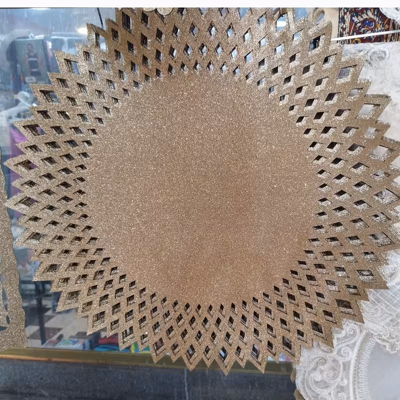 رومیزی گرد قطر  68 سانت جدید چرم اکلیلی با آستر نمده رنگ طلایی و شیک