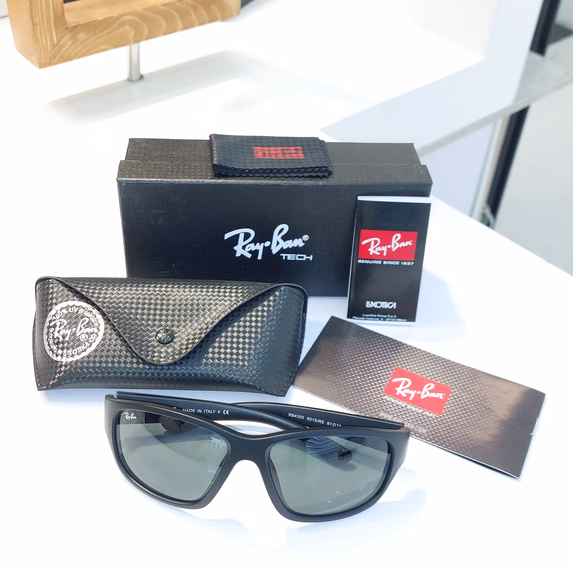 عینک افتابی ارجینال ریبن مدل 4300