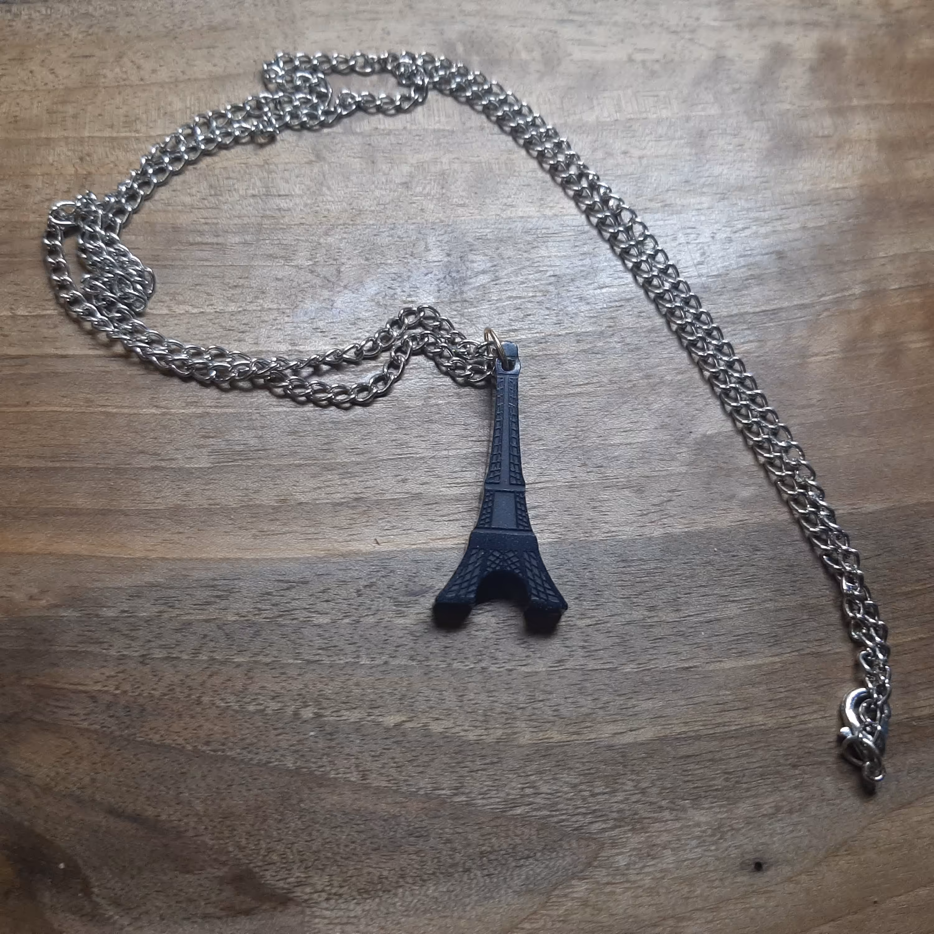 گردنبند برج ایفل (سیاه)بند زنجیری (سیاه) 