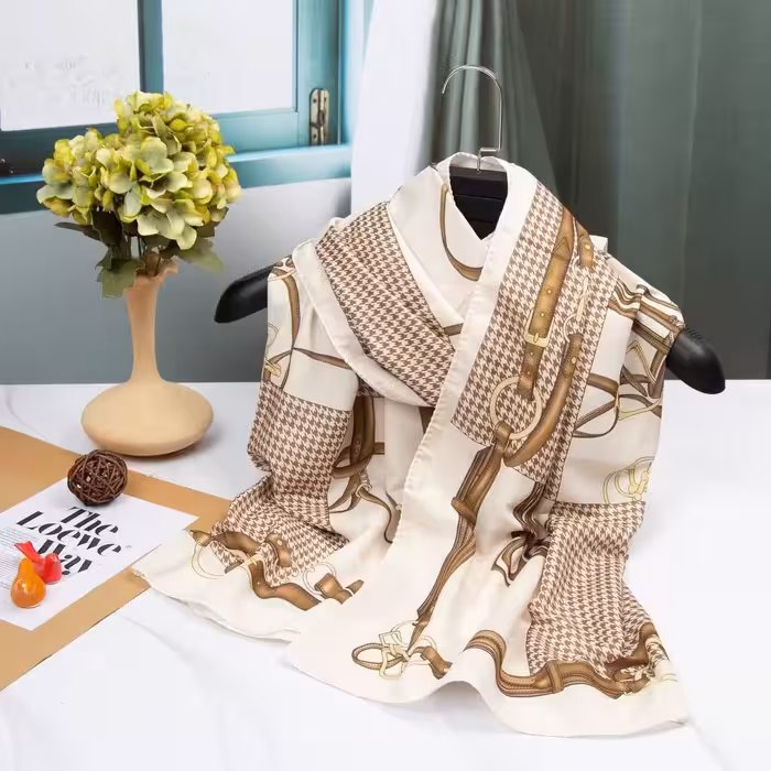 شال سوپر نخ  طرح پیچازی رنگ شیری ارسال رایگان 