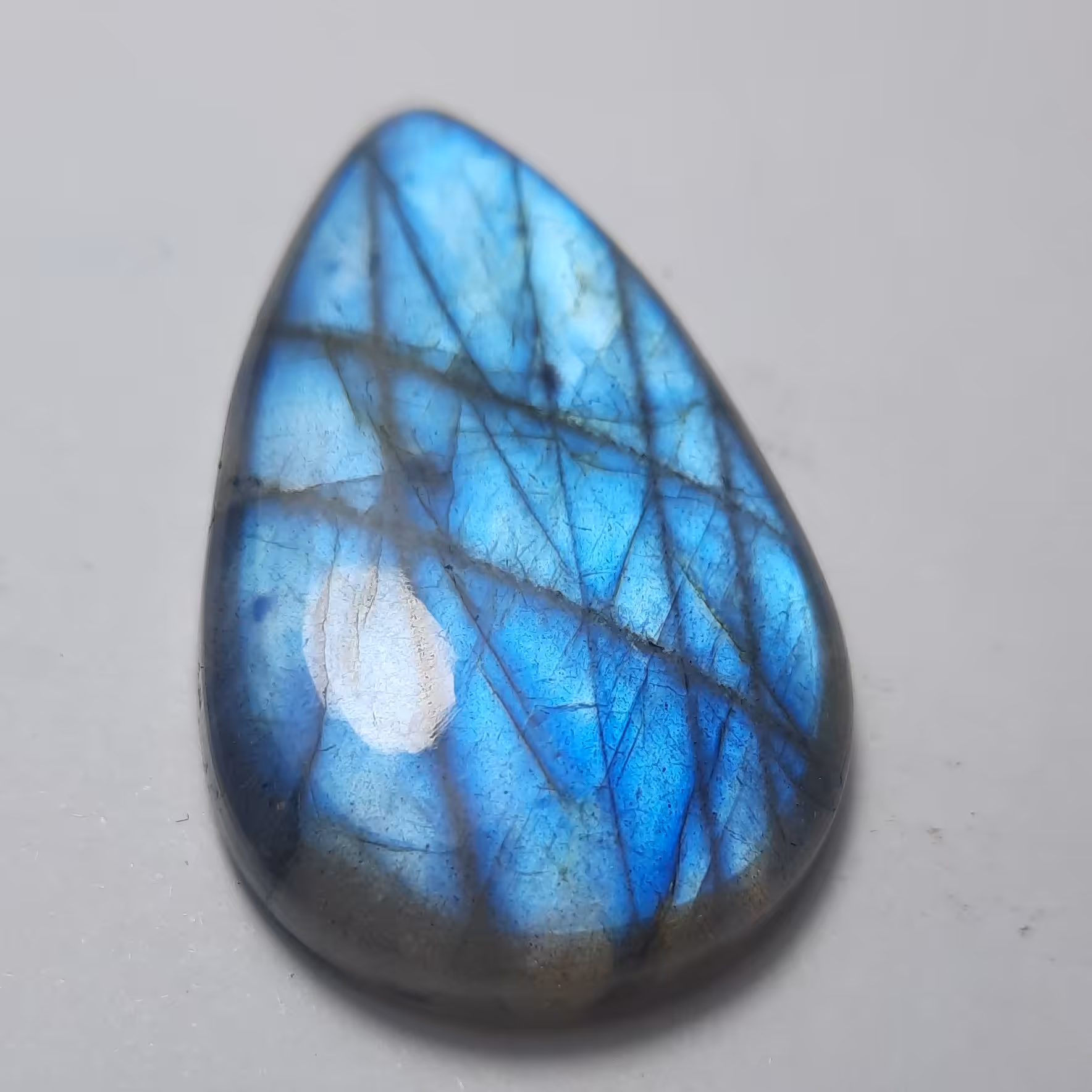 سنگ لابرادوریت اصل (معدنی) با طیف رنگی آبی 