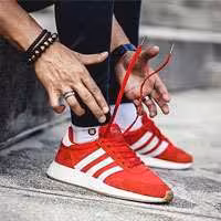 کتانی رانینگ ادیداس قرمز      Adidas Iniki Red