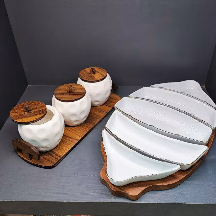 جا ادویه    آی سرام  درب چوبی  3 عددی.  شیک و جذاب