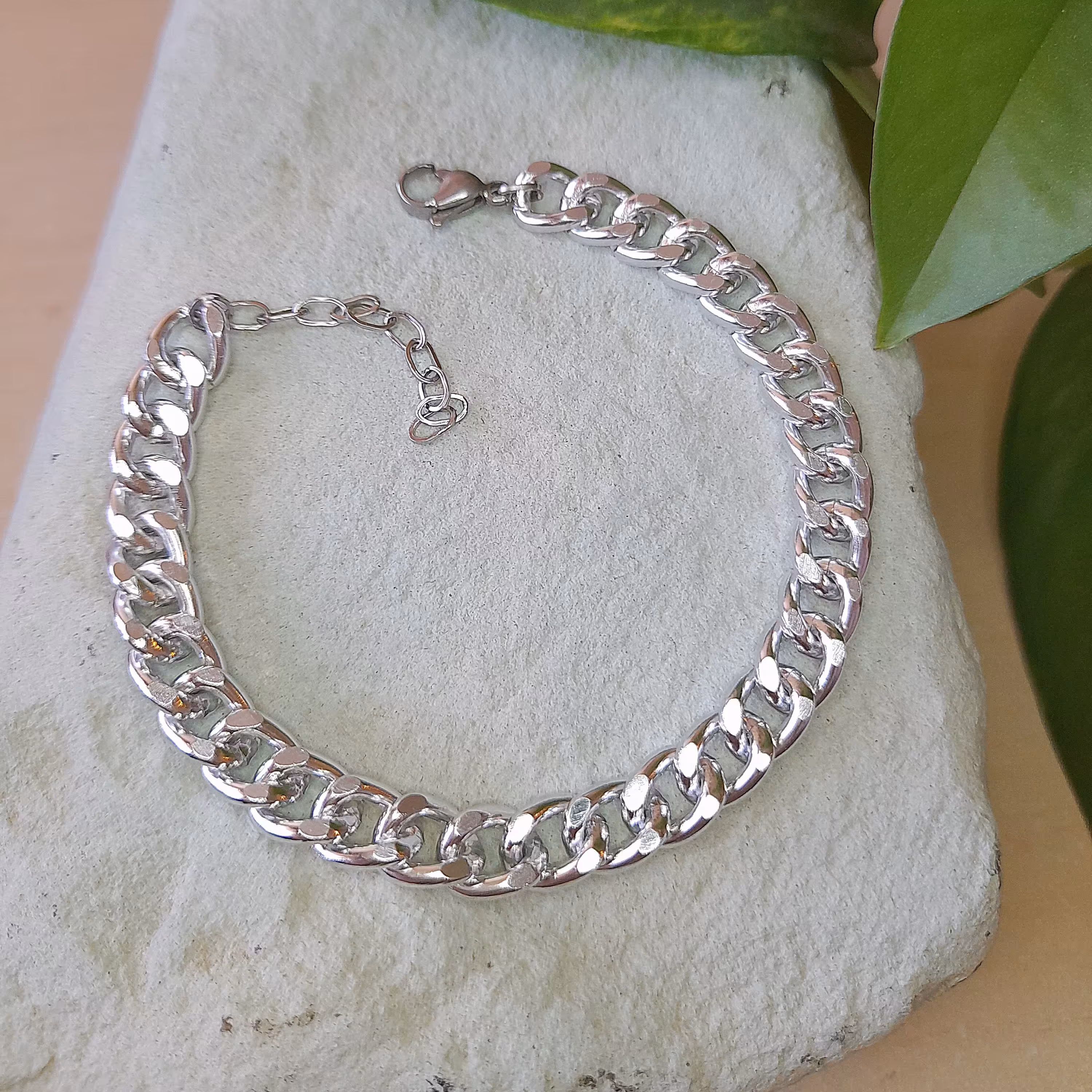 دستبند کارتیر آلومینیومی رنگ نقره ای 