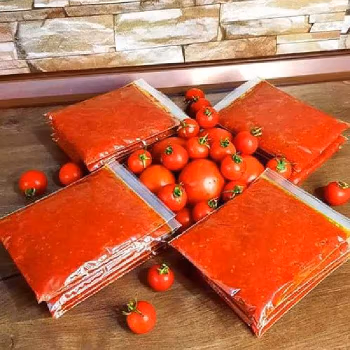 پوره گوجه فرنگی بسته بندی یک کیلویی ارسال فقط به تهران 