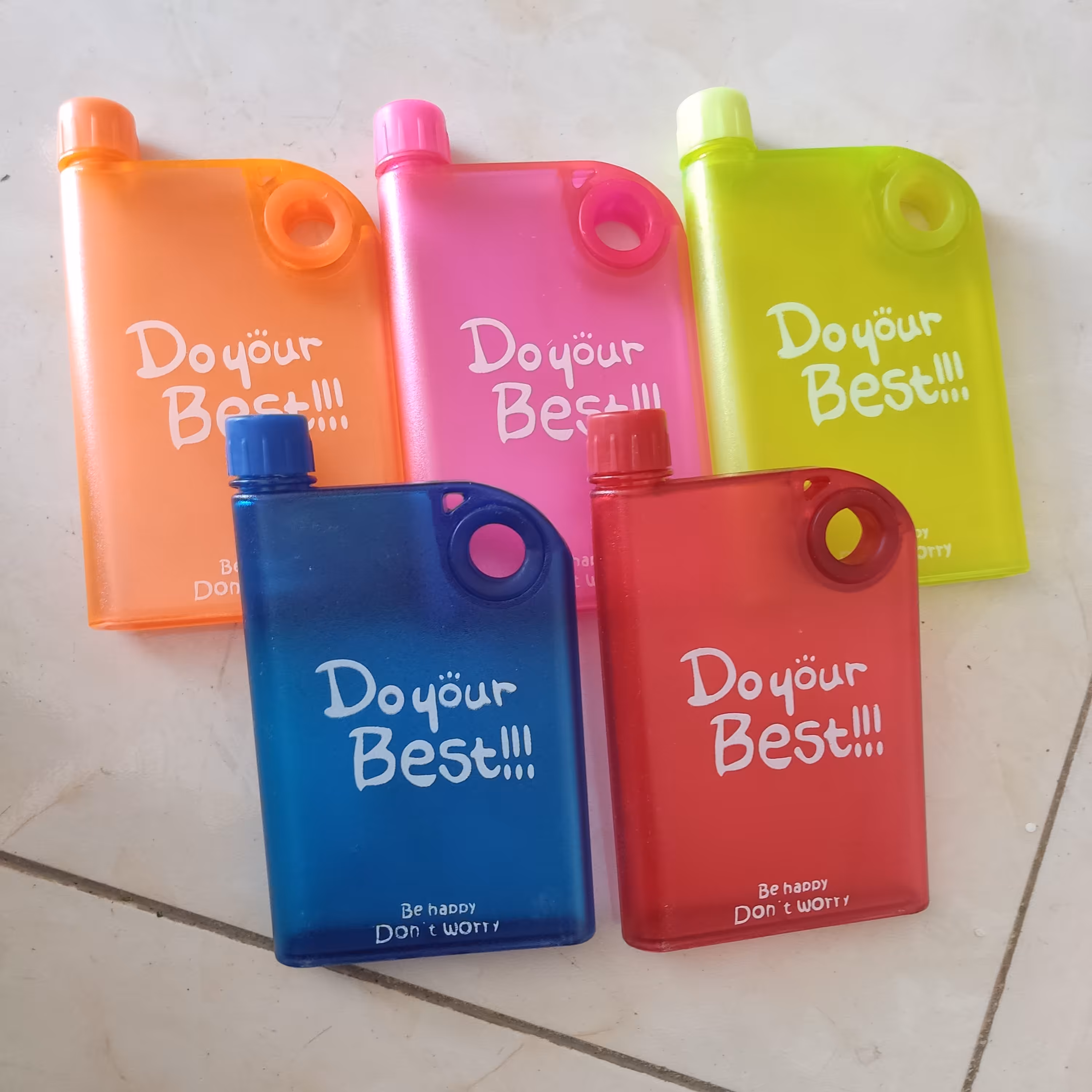 قمقمه کتابی رنگ بندی متنوع 