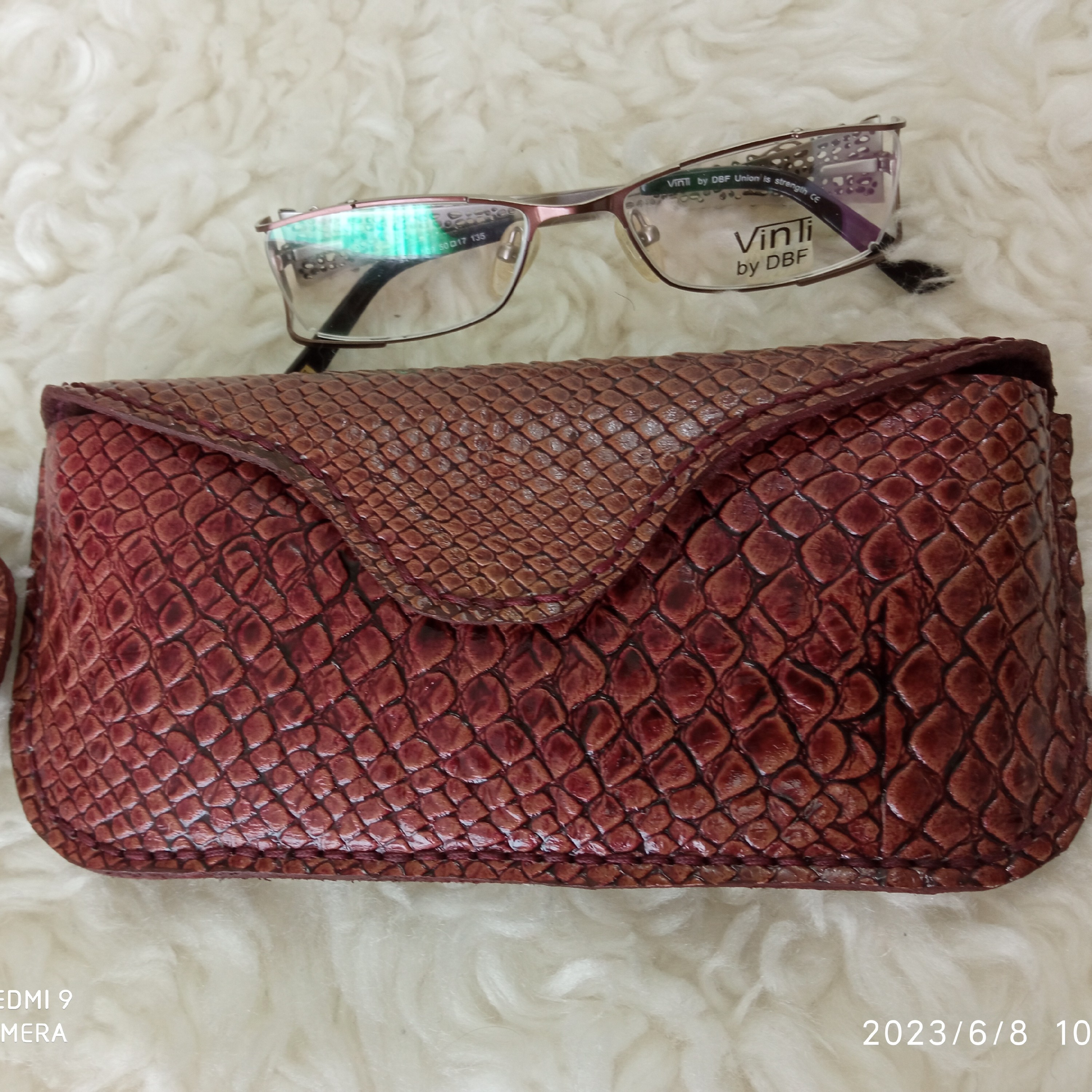 کیف عینک جا عینکی چرم طبیعی دست دوز پوست ماری