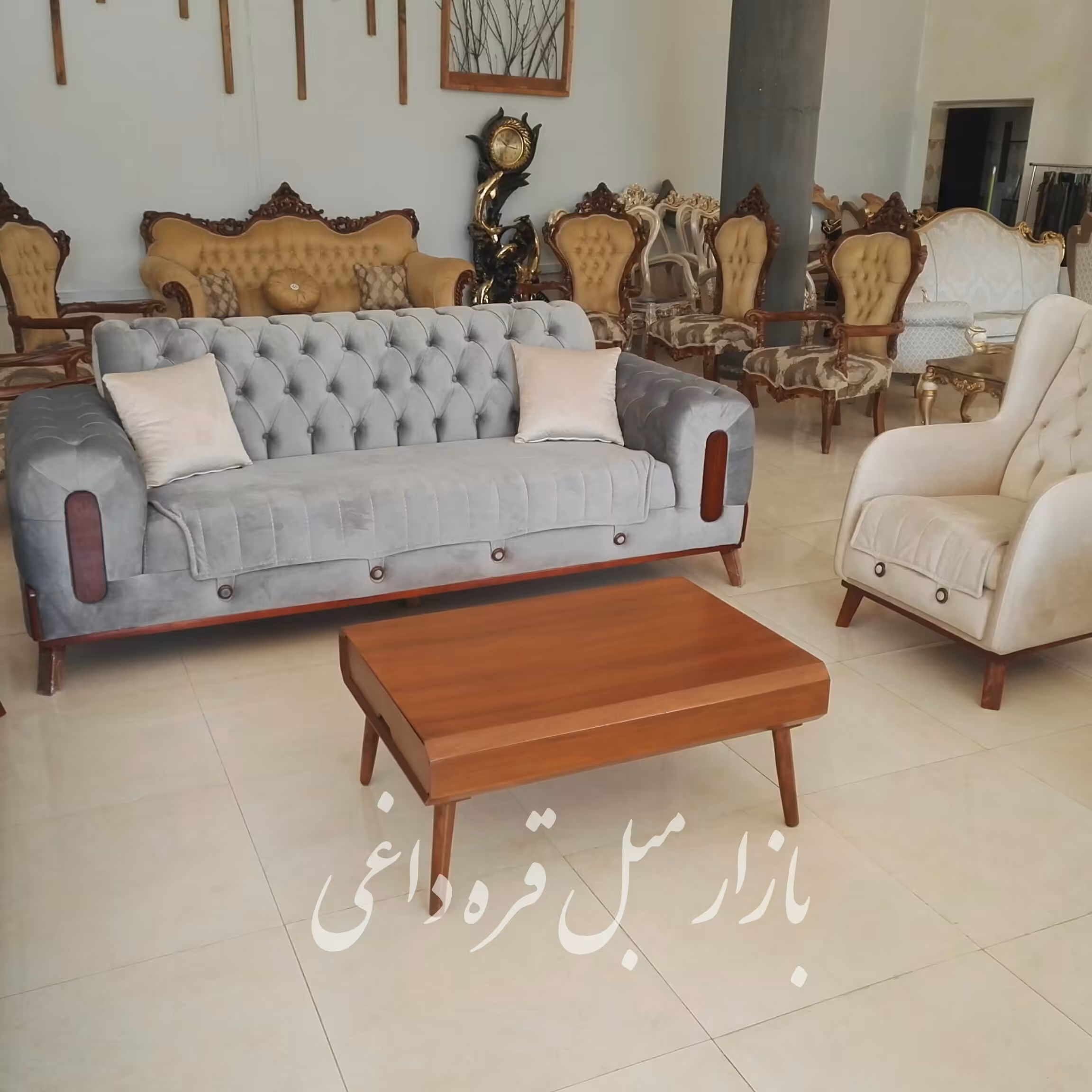 مبل راحتی ونتو           هزینه ارسال با مشتری میباشد (پسکرایه)