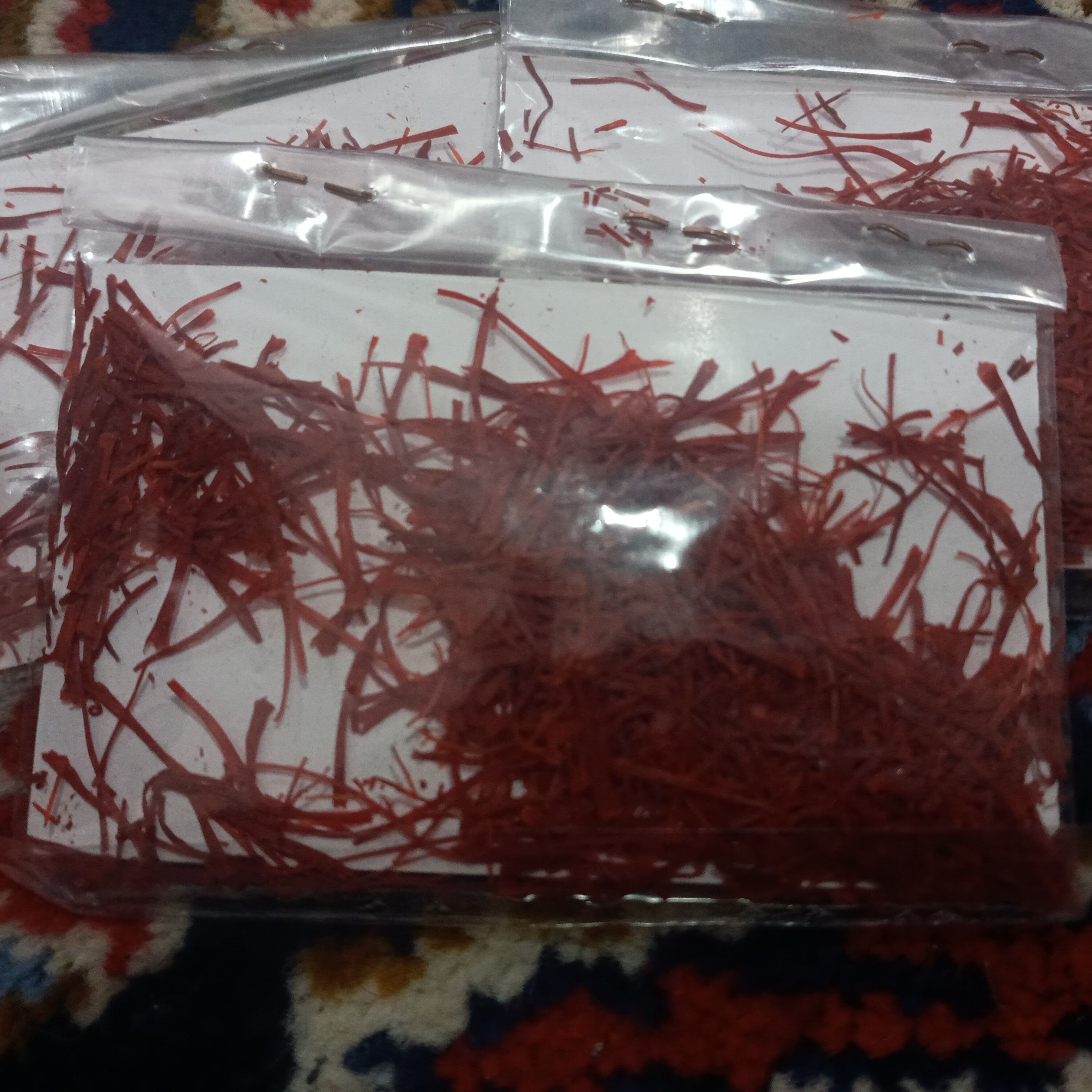 زعفران خو ش رنگ و خالص احمدآباد 