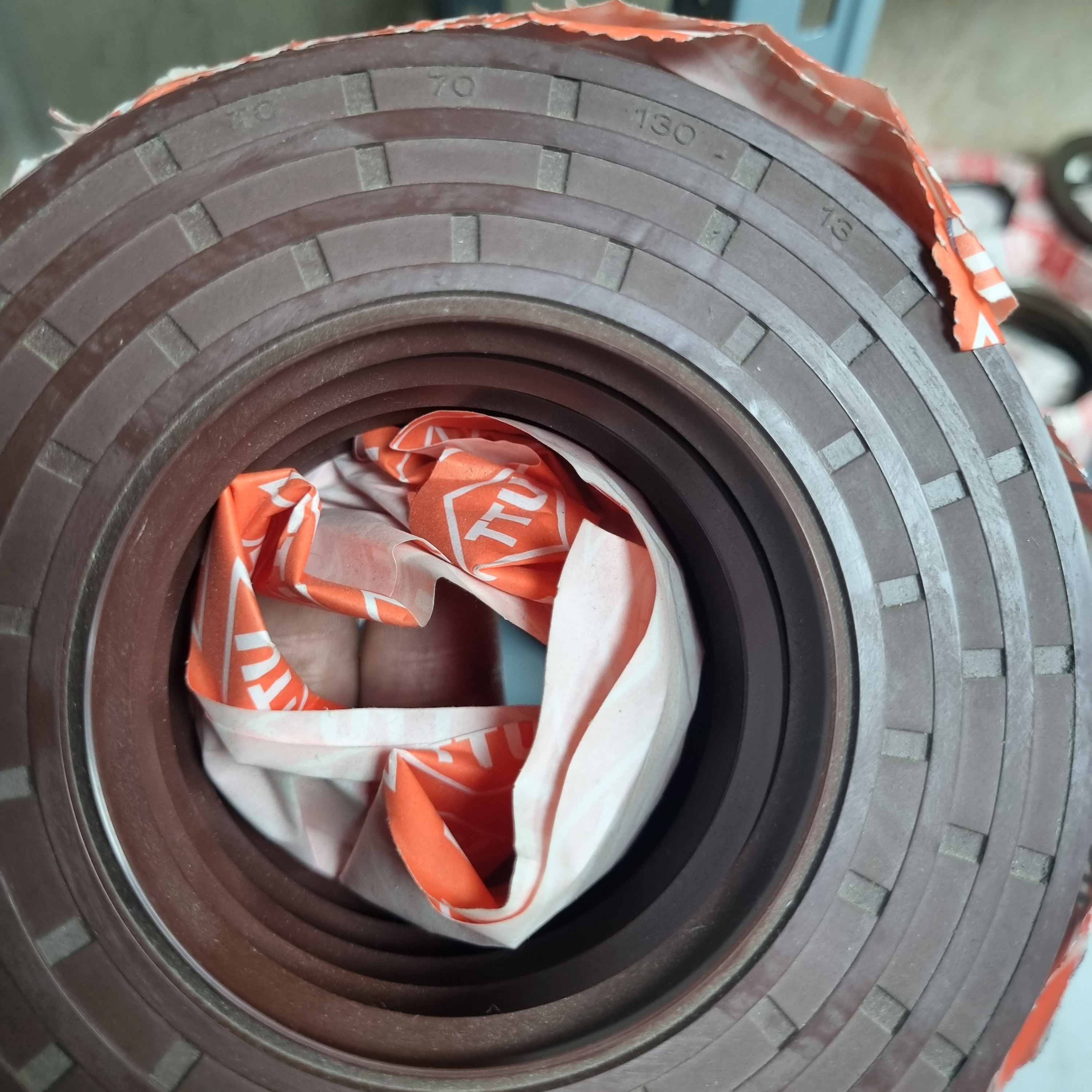 کاسه نمد 130 70 13 وارداتی ( 13 130 70 )