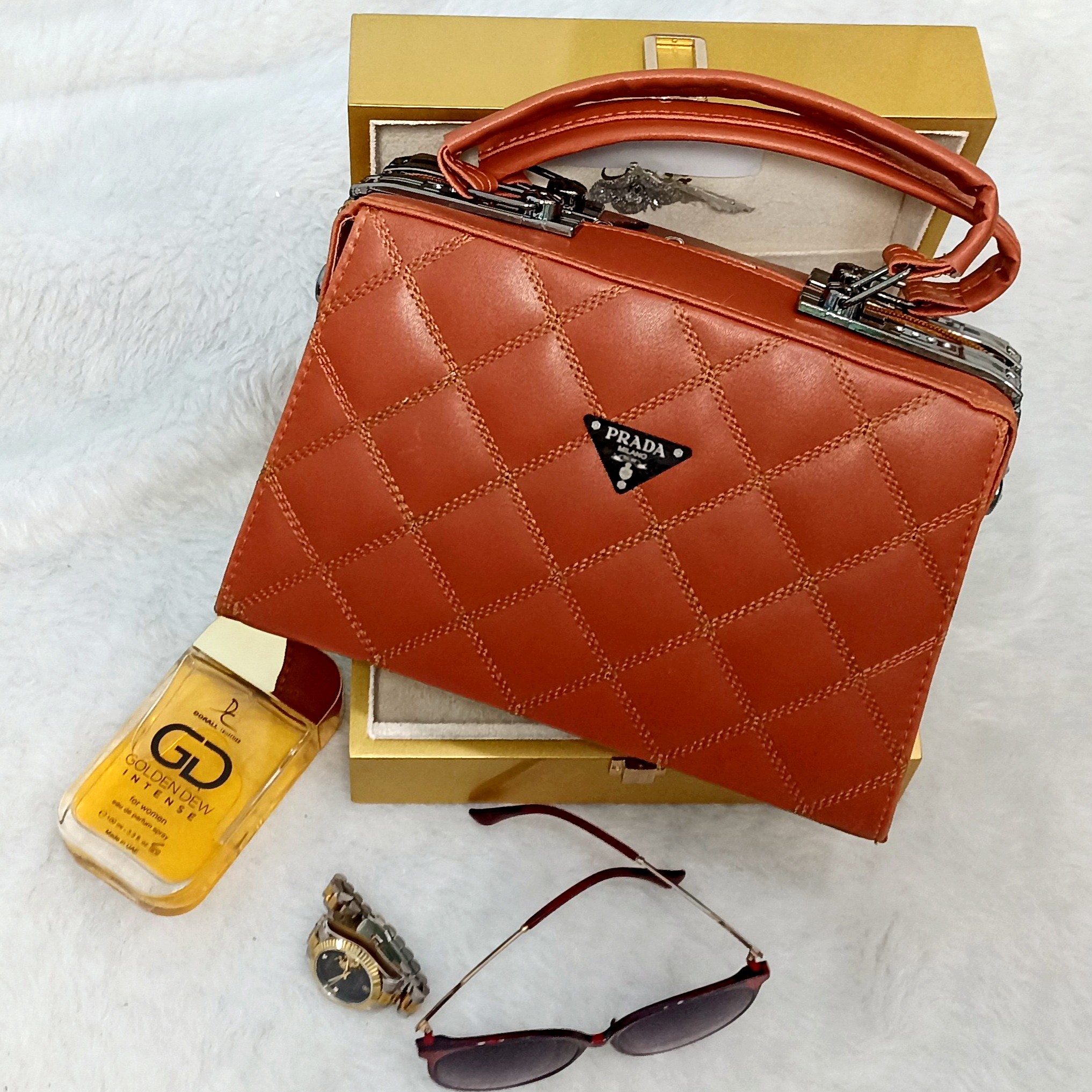 کیف زنانه صندوقی شیک و منحصربفرد