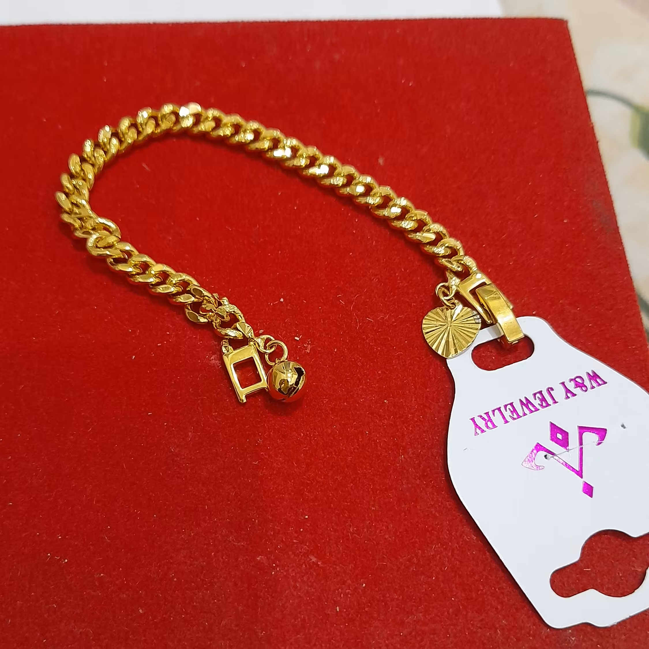 دستبند برنجی،رنگ ثابت طول تقریبا 10سانتی متر