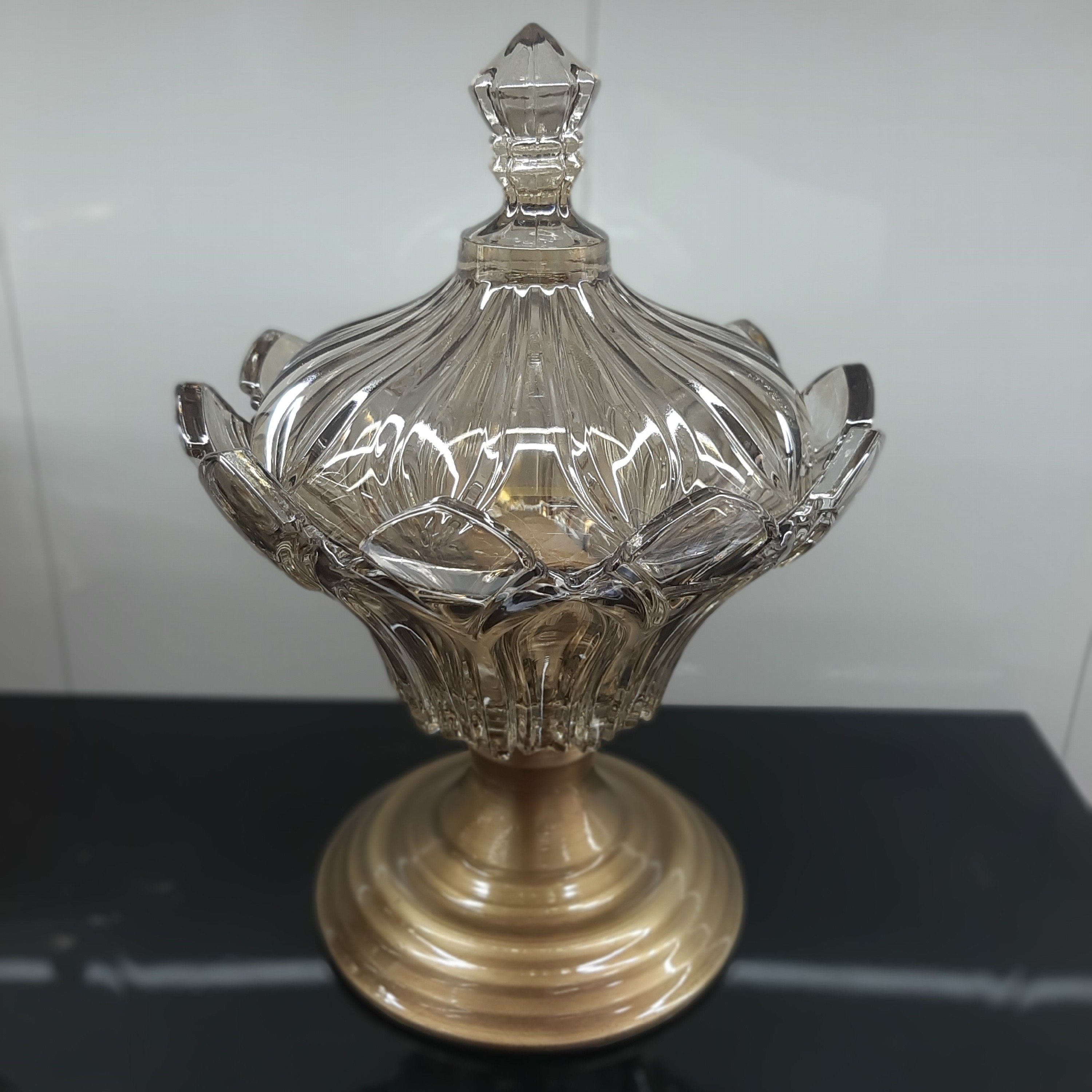 شکلات خوری کریستال