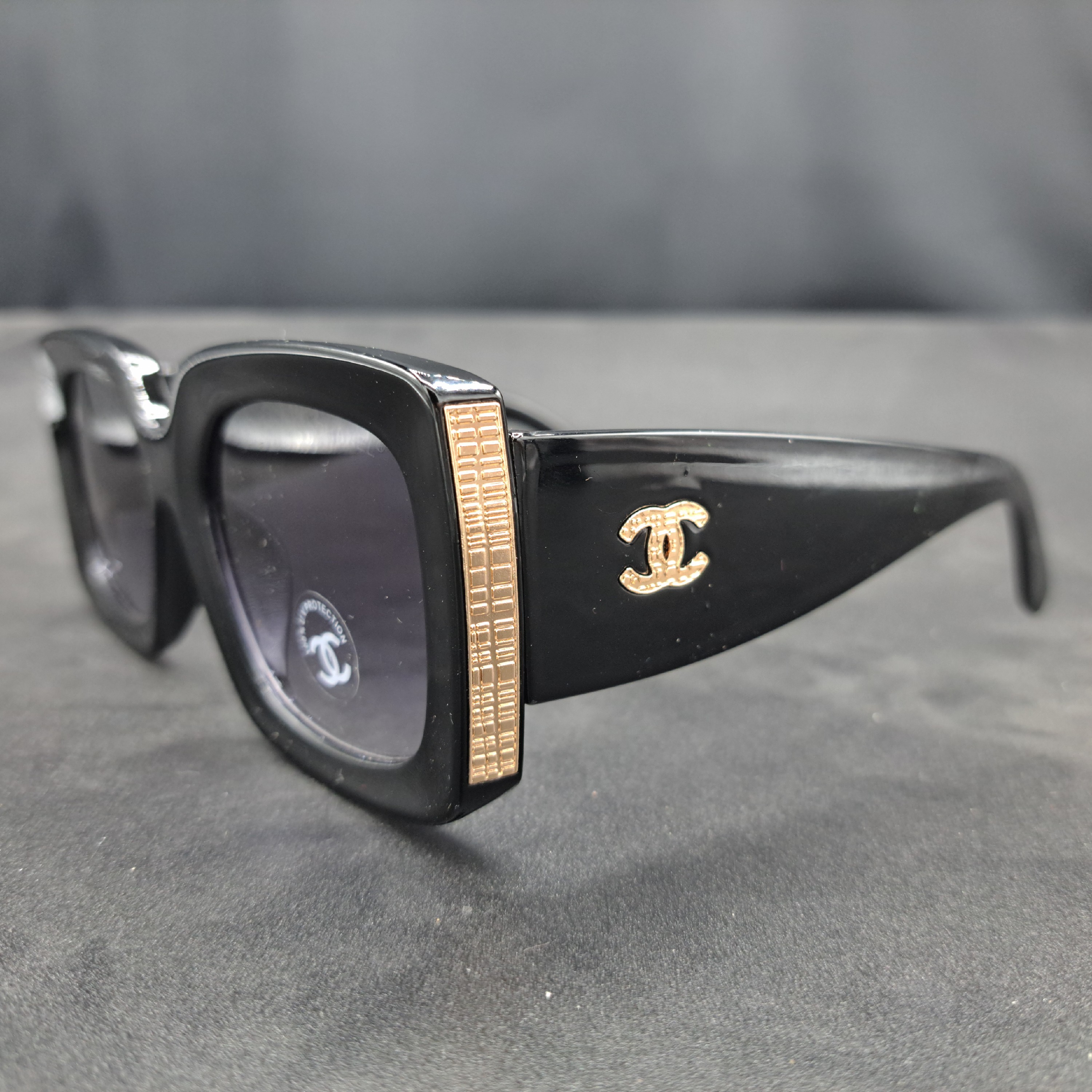 عینک آفتابی زنانه ومردانه مارک چنل(مشکی)