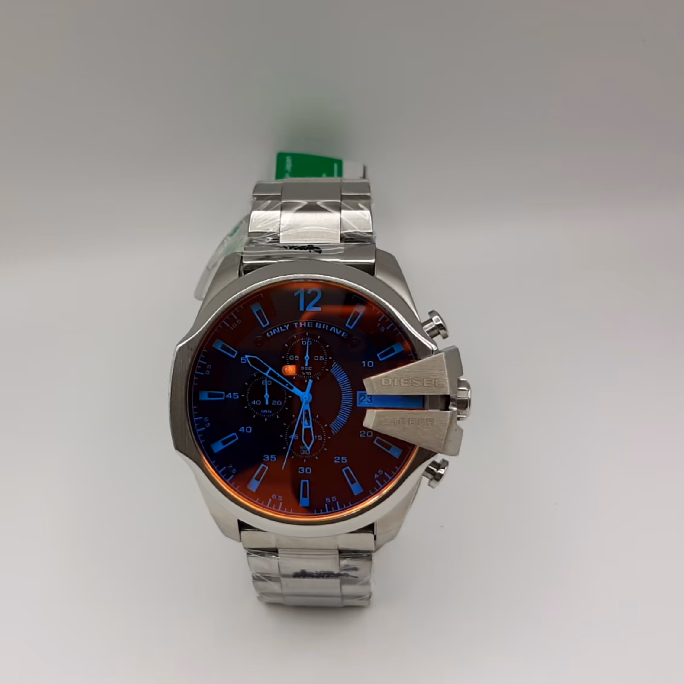 DIESEL
تمام استیل 
ضد حساسیت
موتور ژاپن
شیشه ضد خش
یک سال گارانتی
طراحی زیبا
