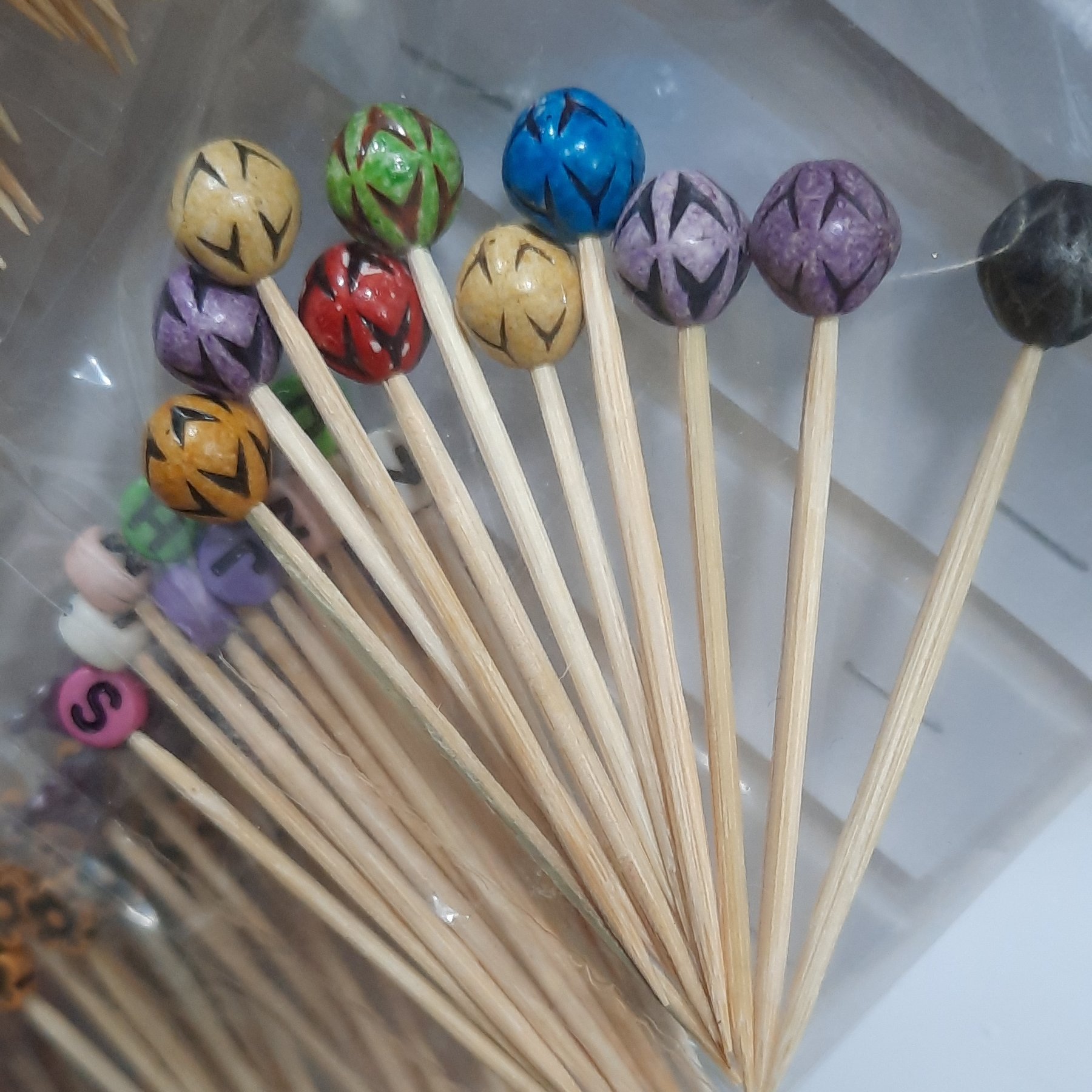 خلال تزئینی گوی رنگی