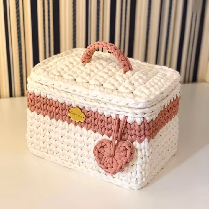 سبد تریکو در دار زیبا و جادار مناسب وسایل شخصی 