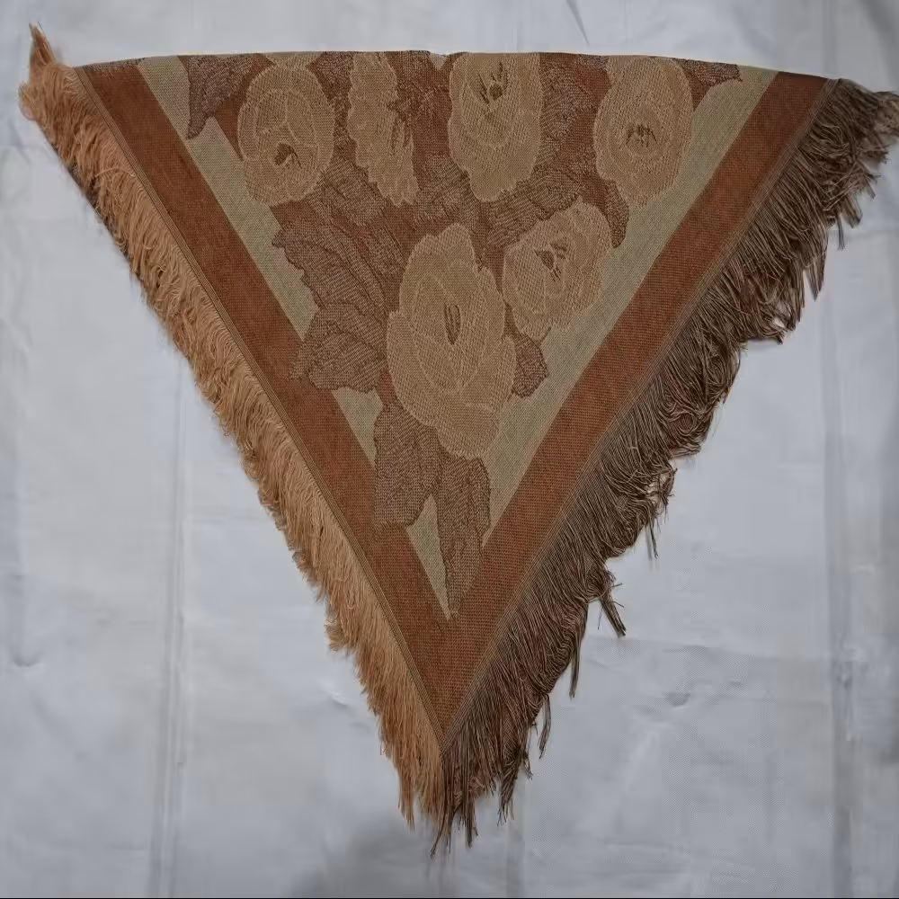 روسری زنانه با طرح زیبا (سایز  90در90 سانتیمتر) (4)