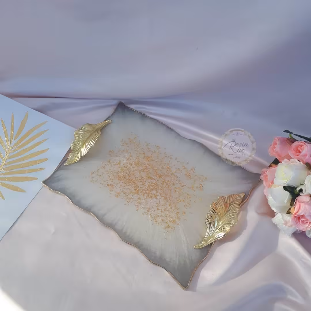 سینی پذیرایی رزینی صدفی ابعاد 36در 26 مستطیل دفرمه