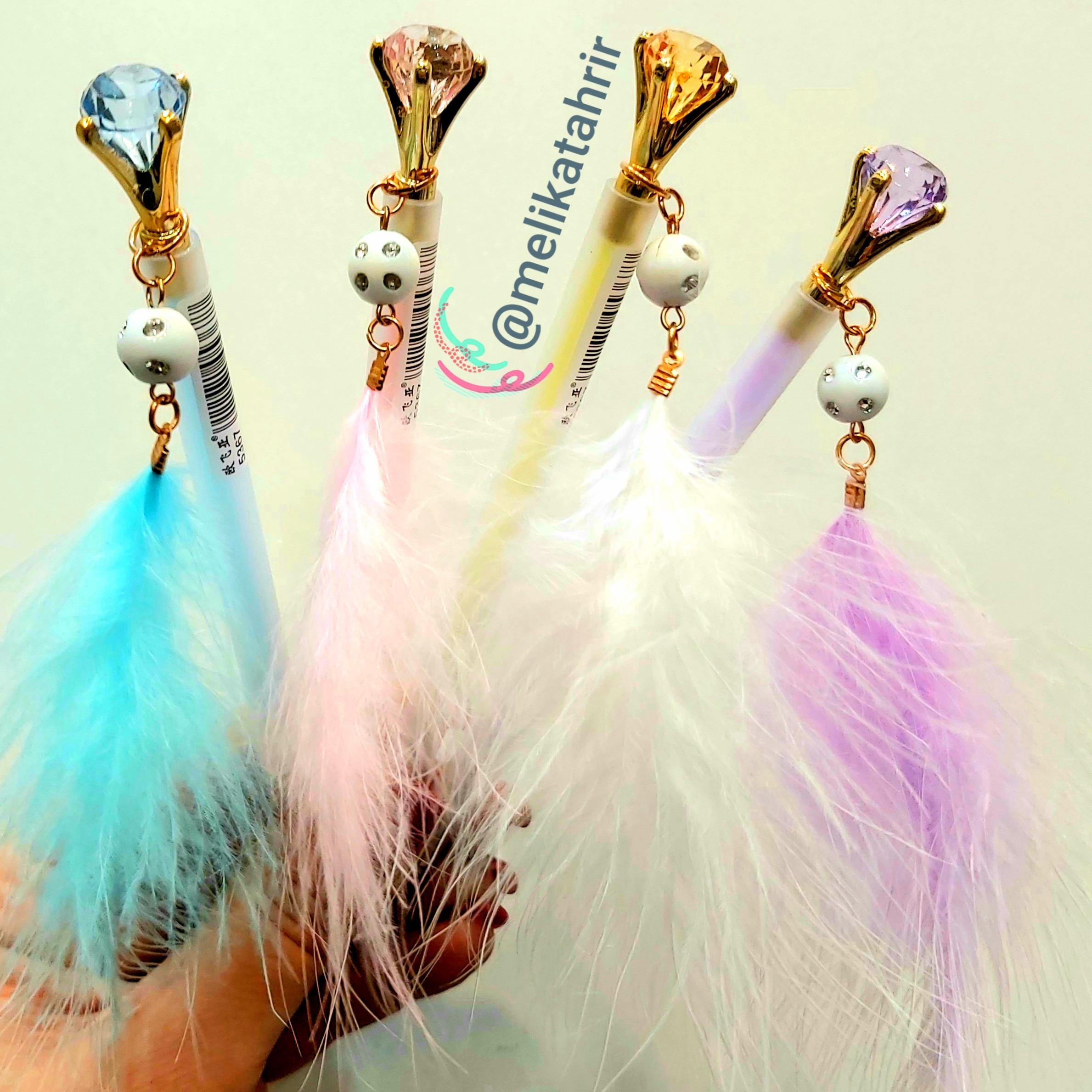 اتود فانتزی طرح الماس آویزدار