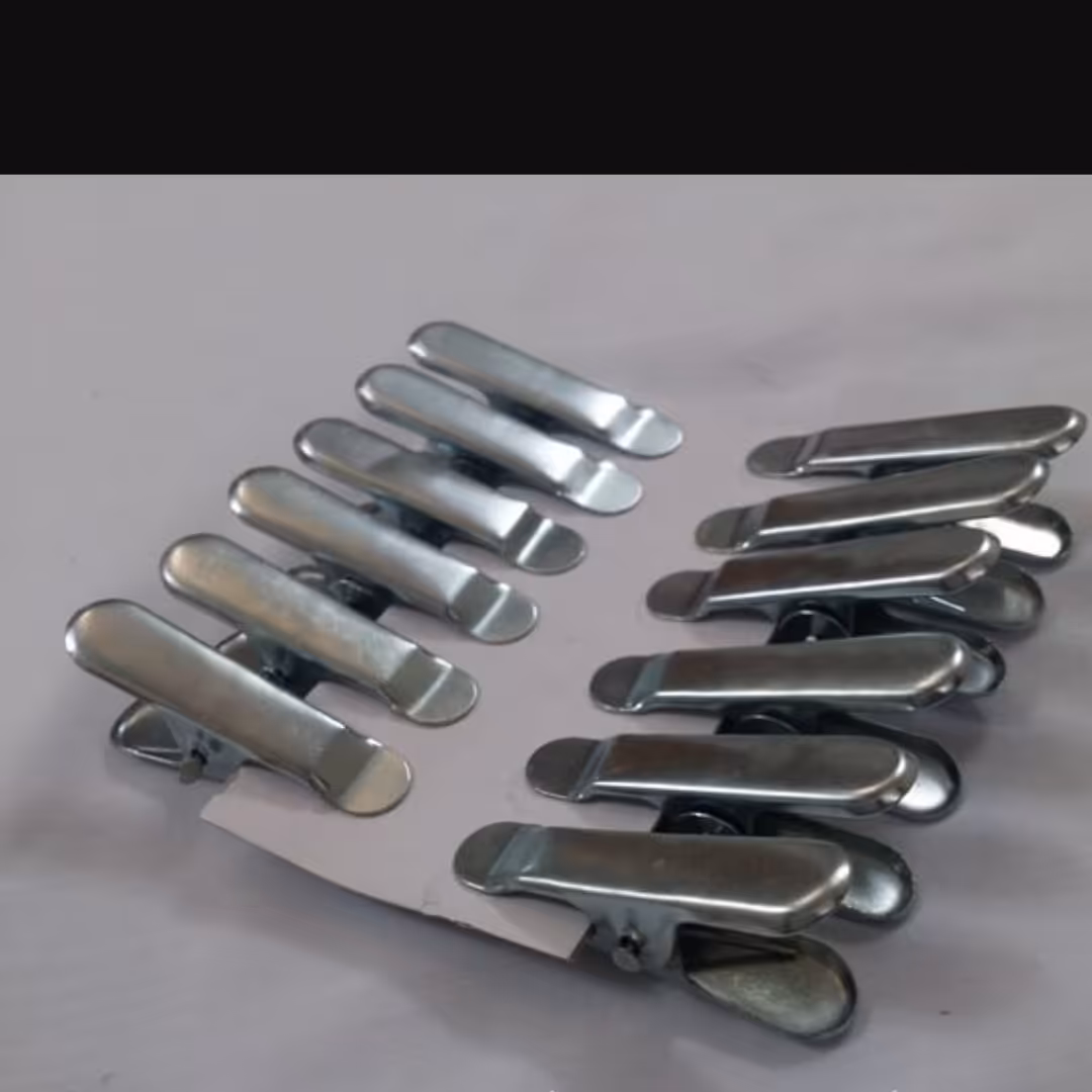 گیره لباس فلزی