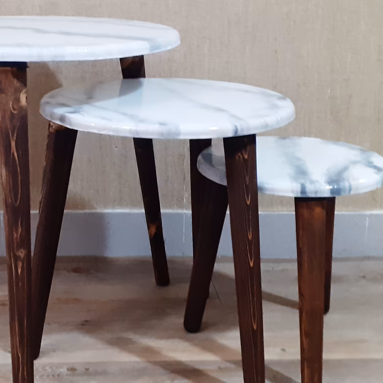 میز 3تکه رزینی(هزینه ارسال با مشتری عزیز است ،پسکرایه)