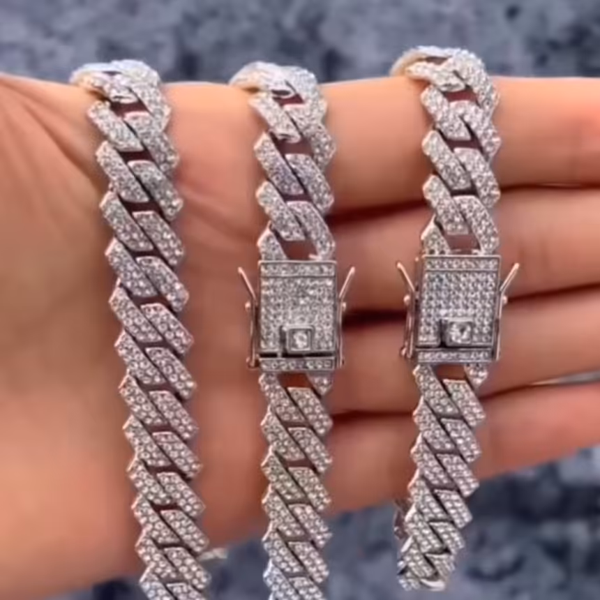 ست دستبند و گردنبند بافت کوبایی فول نگین
جنس تیتانیوم کیفیت A
مخراج کاری شده
ضد حساسیت
رنگ ثابت