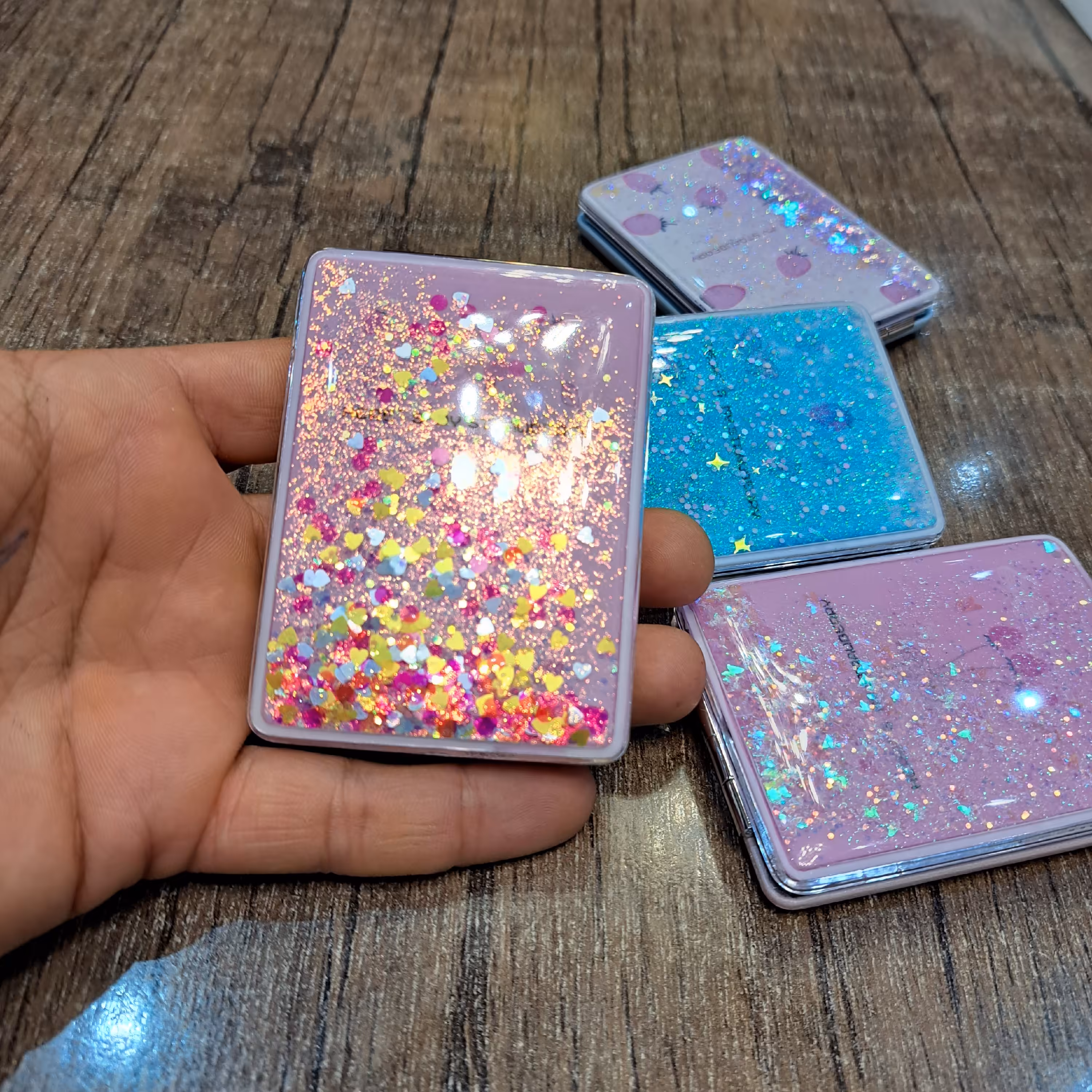 آینه کیفی چهار گوش  دور استیل مدل آکواریومی در حالت ساده و 3 برابر کننده و در چهار رنگ بسیار زیبا در اندازه 7 در 6  