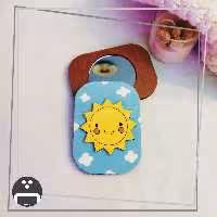 آینه جیبی طرح خورشید پیکسل ساز - جنس چوبی و نقاشی شده - ضدآب - ابعاد شش و نیم در نُه سانت