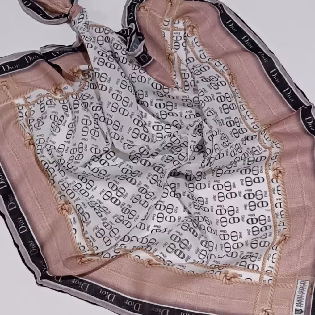 مینی اسکارف یا روسری نخی کوچک دور دوخت  