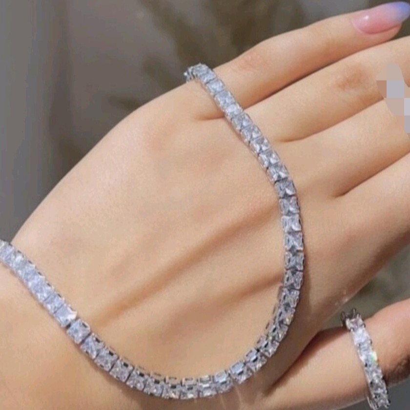 گردنبند و انگشتر نگین کریستال جواهری ملکه 