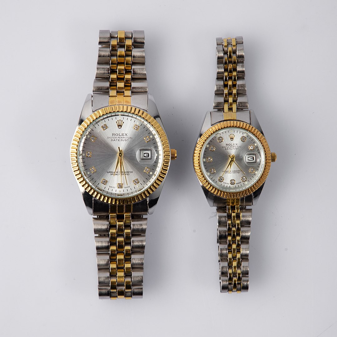 
ست ساعت رولکس Rolex  زنانه و مردانه بنداستیل دورنگ صفحه طلایی شیشه ذره بینی
کیفیت عالی تقویم دارشش ماه گارانتی موتور
