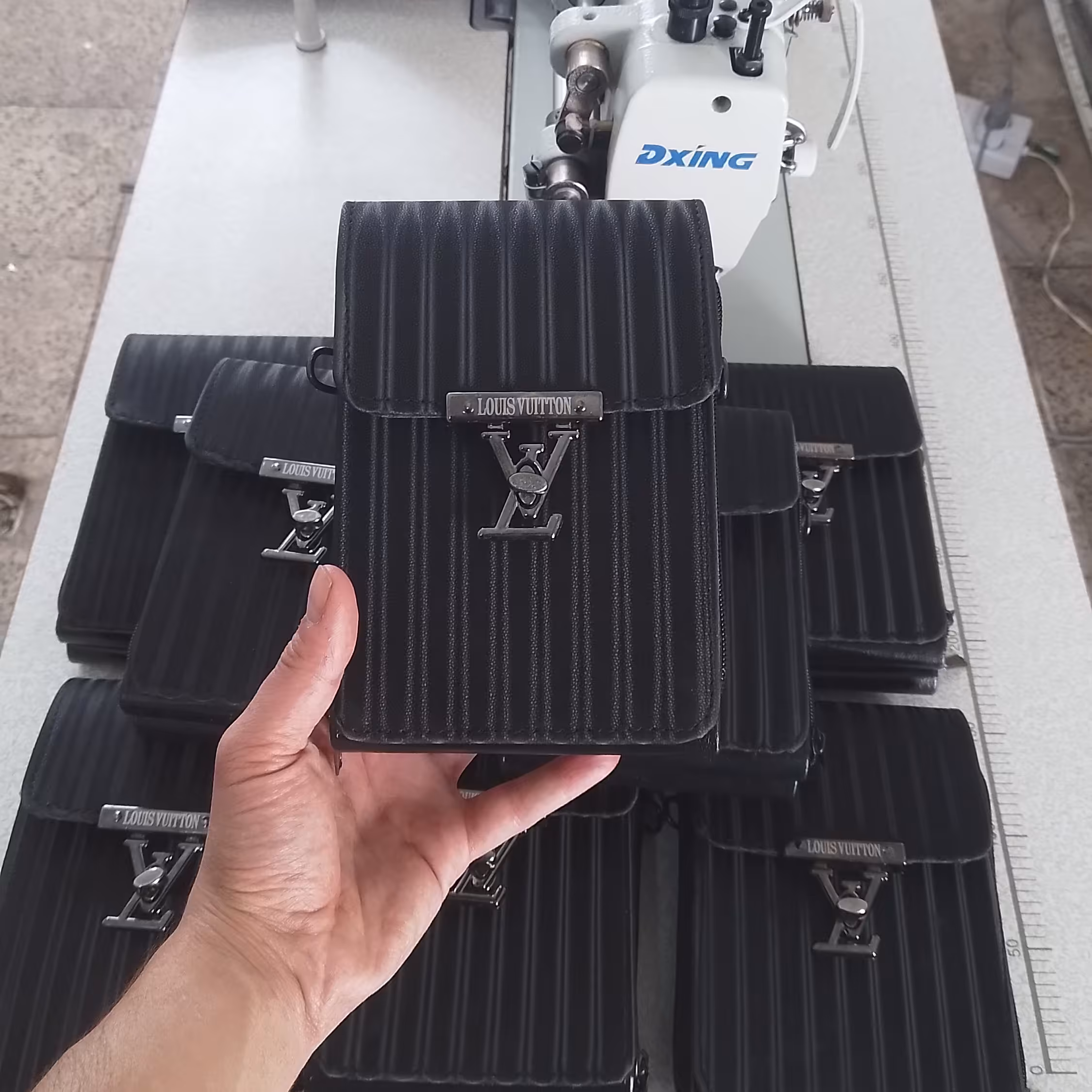 کیف پاسپورتی دخترانه،کیف دوشی دخترانه،کیف مدارک،کیف دوشی،کیف یه وری،کیف اسپرت،کیف دخترونه،ازتولید به مصرف