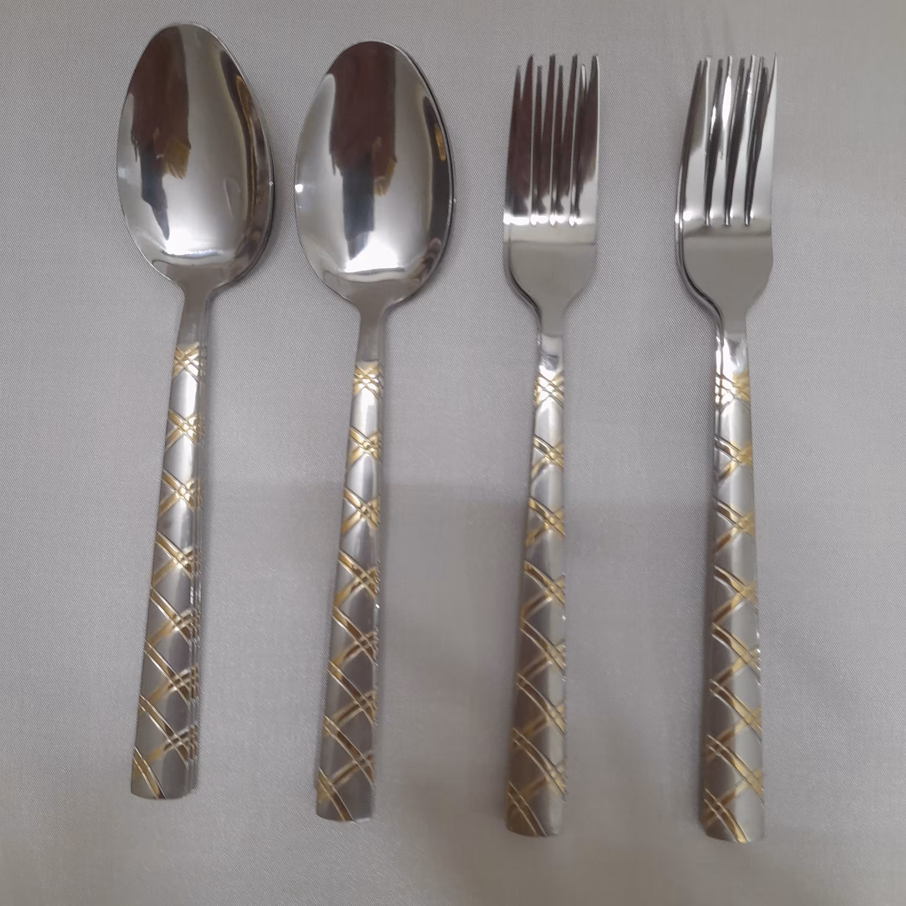 قاشق وچنگال 